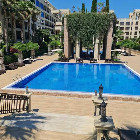 Luxurious - Pool View In Argisht Partez Apartment