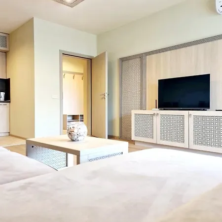 Luxurious - Pool View In Argisht Partez Warna