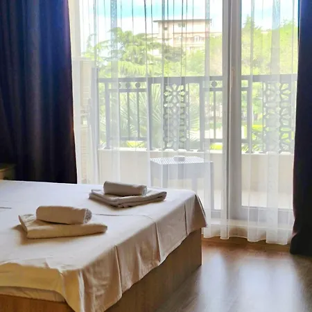 Luxurious - Pool View In Argisht Partez * Warna